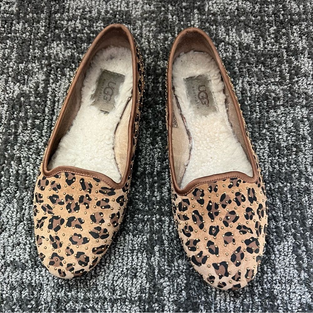UGG Animal Leopard Print Flats Sheepskin Lined Studded Slip On Shoes Size 5‎
